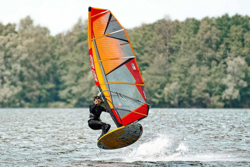 Windsurfer bucht Wassersport Fotoshooting bei Life on Lens.